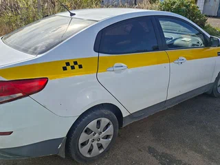 2016 Kia Rio III Рестайлинг, белый, 400000 рублей, вид 3