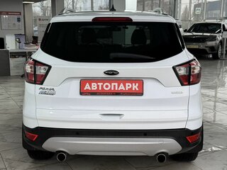 2017 Ford Kuga II Рестайлинг, белый, 1499000 рублей, вид 5