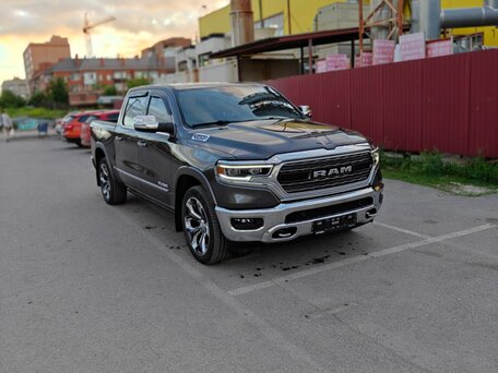 2022 Ram 1500 Crew Cab V, серый, 7600000 рублей, вид 3
