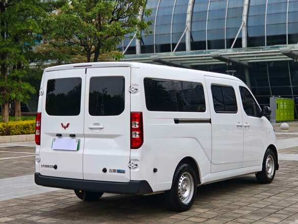 2026 Wuling Yangguang, белый, 1590000 рублей - вид 3