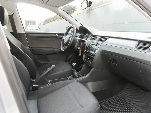 2019 Skoda Rapid I Рестайлинг, серебристый, 987000 рублей - вид 5