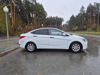 2015 Hyundai Solaris I Рестайлинг, белый, 840000 рублей, вид 4