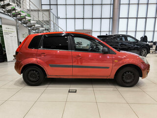 2008 Ford Fiesta Mk5, красный, 250000 рублей, вид 4