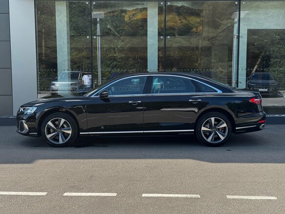 2025 Audi A8 Long 55 TFSI IV (D5) Рестайлинг, чёрный, 20000000 рублей - вид 2
