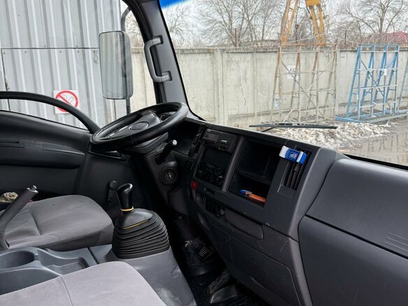 2017 Isuzu Elf (N-series), белый, 1400000 рублей - вид 8