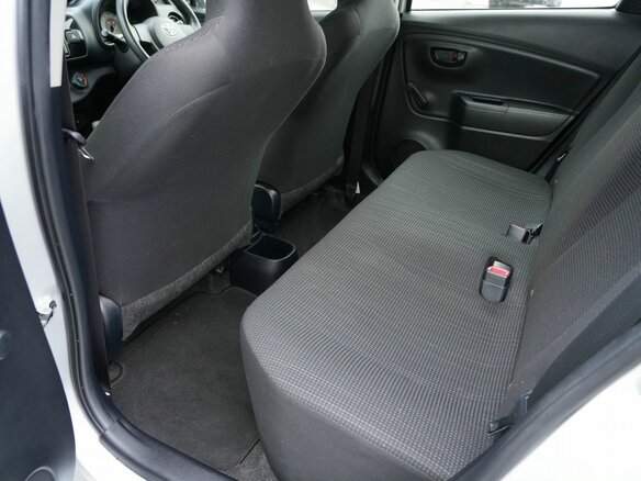 2019 Toyota Vitz III (XP130) Рестайлинг 2, серый, 1050000 рублей - вид 19