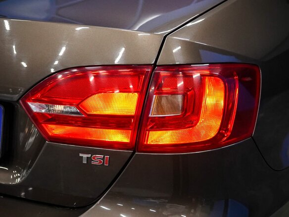 2013 Volkswagen Jetta VI, коричневый, 1250000 рублей - вид 16
