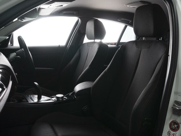 2015 BMW 1 серии 118i II (F20/F21) Рестайлинг, белый, 1390000 рублей - вид 7