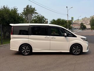 2017 Honda Stepwgn Spada V, белый, 1750000 рублей, вид 3