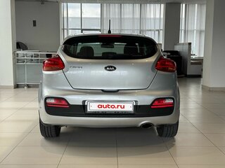 2016 Kia Ceed II Рестайлинг, серебристый, 940000 рублей, вид 5