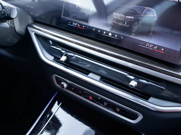 2026 BMW X5 40i IV (G05/G18) Рестайлинг, чёрный, 30500000 рублей - вид 28