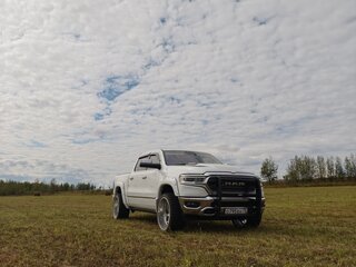 2018 Ram 1500 Crew Cab eTorque V, белый, 7000000 рублей, вид 2
