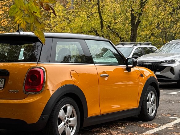 2018 Mini Hatch Cooper III (F55/F56), жёлтый, 1800000 рублей - вид 5