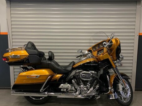 2015 Harley-Davidson CVO Limited, золотистый, 1990000 рублей, вид 2