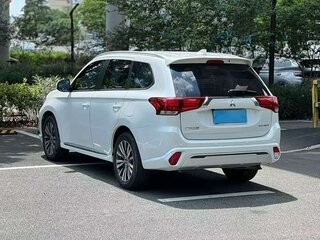 2022 Mitsubishi Outlander III Рестайлинг 3, белый, 1890002 рублей, вид 4