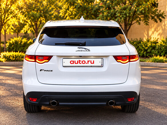 2016 Jaguar F-Pace I, белый, 2390000 рублей - вид 5