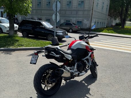 2020 BMW F 900 R, красный, 1049000 рублей, вид 3
