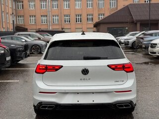 2023 Volkswagen Golf VIII, белый, 1690000 рублей, вид 4