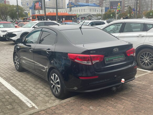 2015 Kia Rio III Рестайлинг, чёрный, 792000 рублей - вид 7