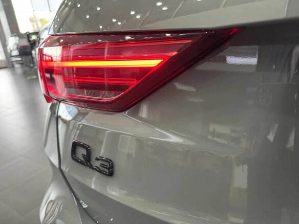 2026 Audi Q3 35 TFSI II (F3), серый, 4130000 рублей - вид 21