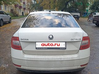 2017 Skoda Octavia III (A7) Рестайлинг, белый, 1480000 рублей, вид 5