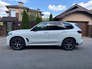2019 BMW X5 30d IV (G05/G18), белый, 6450000 рублей, вид 4
