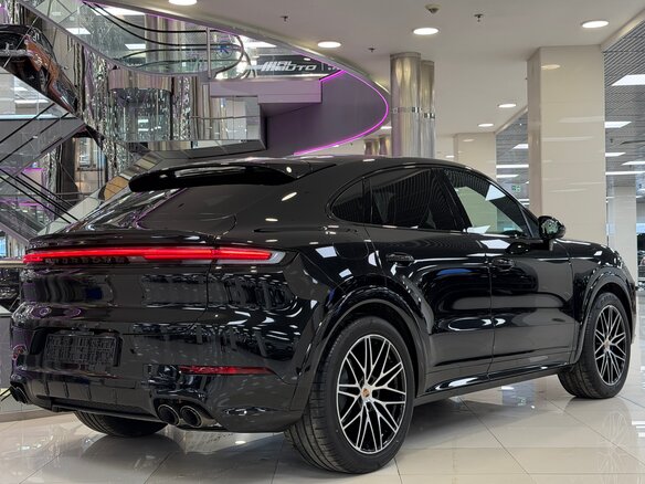 2026 Porsche Cayenne Coupé III Рестайлинг, чёрный, 17995000 рублей - вид 3