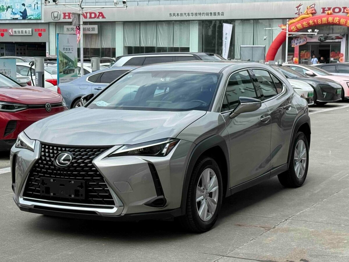 Открыть фотографии: Lexus UX I