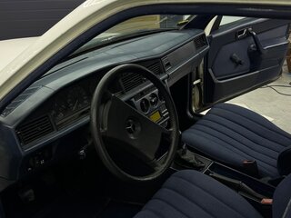 1986 Mercedes-Benz 190 (W201), белый, 200000 рублей, вид 4
