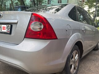 2011 Ford Focus II Рестайлинг, серебристый, 700000 рублей, вид 4
