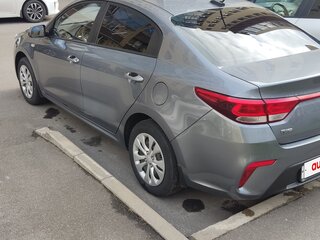2018 Kia Rio IV, серый, 1280000 рублей, вид 4