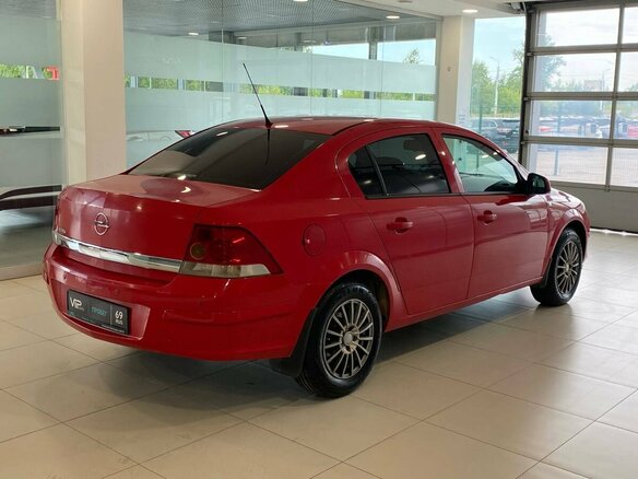 2011 Opel Astra H Рестайлинг, красный, 447000 рублей - вид 5