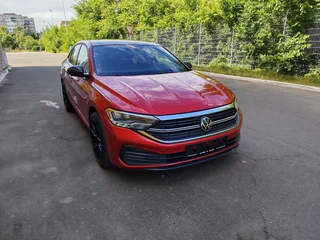 2022 Volkswagen Jetta VII Рестайлинг, красный, 2200000 рублей, вид 4