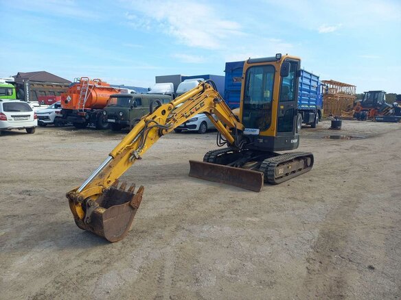 2024 LGCE ER636F, жёлтый, 3009000 рублей