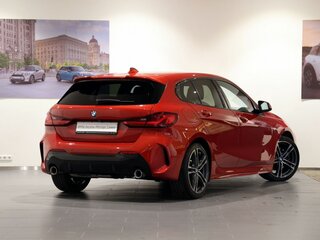 2019 BMW 1 серии 118d III (F40), красный, 2728000 рублей, вид 5