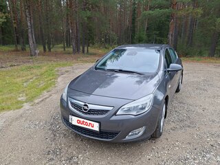 2011 Opel Astra J, серый, 570000 рублей, вид 1