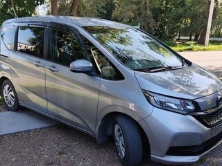 2021 Honda Freed II Рестайлинг, серебристый, 1350000 рублей, вид 3