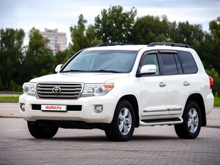 2013 Toyota Land Cruiser 200 Series Рестайлинг 1, белый, 3850000 рублей, вид 1