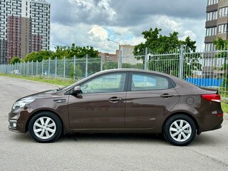 2017 Kia Rio III Рестайлинг, коричневый, 1250000 рублей, вид 4