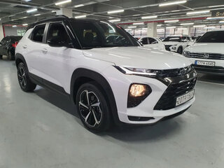 2022 Chevrolet TrailBlazer III, белый, 1619778 рублей, вид 3
