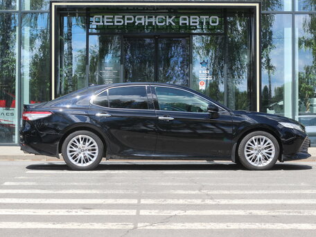 2020 Toyota Camry VIII (XV70), чёрный, 2720000 рублей, вид 4