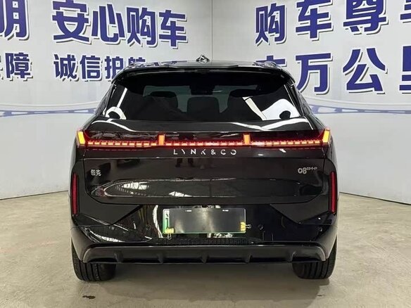 2024 Lynk & Co 08 21.2 kWh I, чёрный - вид 3