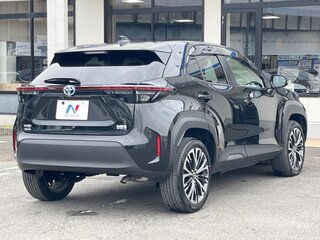 2023 Toyota Yaris Cross I, чёрный, 1550300 рублей, вид 4