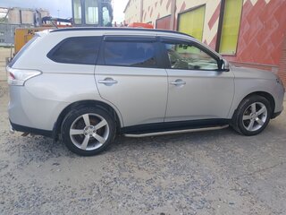2013 Mitsubishi Outlander III, серебристый, 1300000 рублей, вид 2