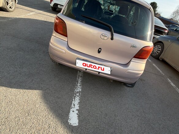 2002 Toyota Vitz I (P10), розовый, 280000 рублей - вид 2