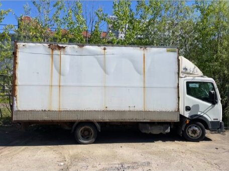 2010 Nissan Cabstar, белый, 490000 рублей, вид 5