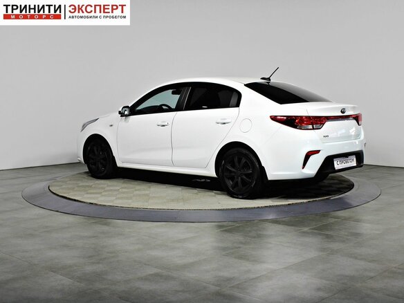 2017 Kia Rio IV, белый, 1276000 рублей - вид 5