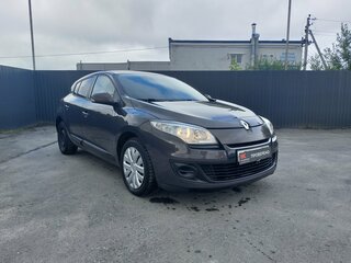 2013 Renault Megane III Рестайлинг, коричневый, 693000 рублей, вид 3