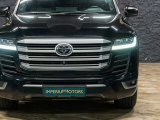 2022 Toyota Land Cruiser 300 Series, чёрный, 8590000 рублей, вид 4