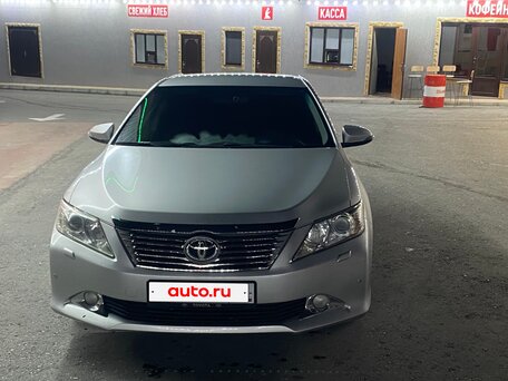 2012 Toyota Camry VII (XV50), серебристый, 1480000 рублей, вид 1